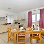 Family Apartment Casa de Férias Omiš