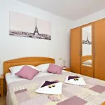Casa de Férias Family Apartment Omiš