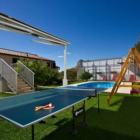 Family Apartment *