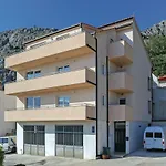 Family Apartment *