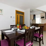 Dom wakacyjny Family Apartment Omiš