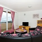 Family Apartment Dom wakacyjny *