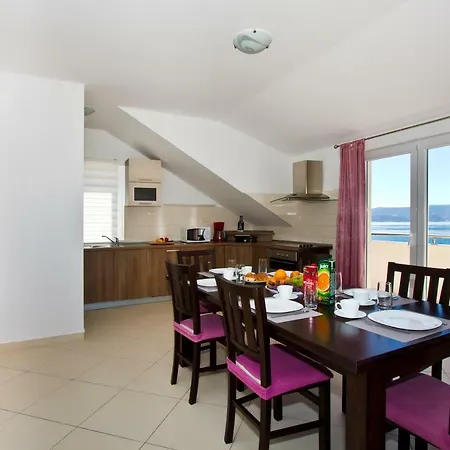 Family Apartment Omiš